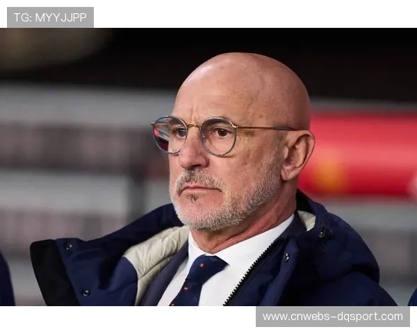 西班牙主场迎战保加利亚，主帅德拉富恩特试验三后卫体系